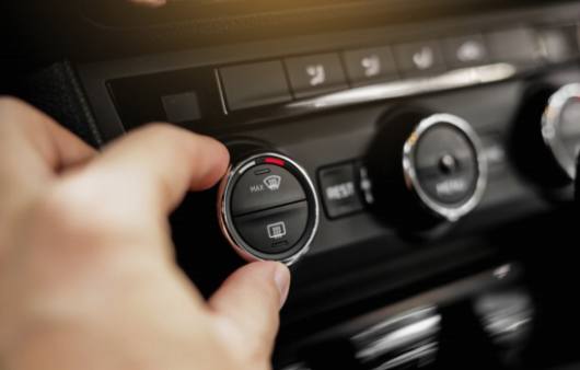 Bilens aircondition lekker: Hva du trenger å vite for å holde deg avkjølt på veien