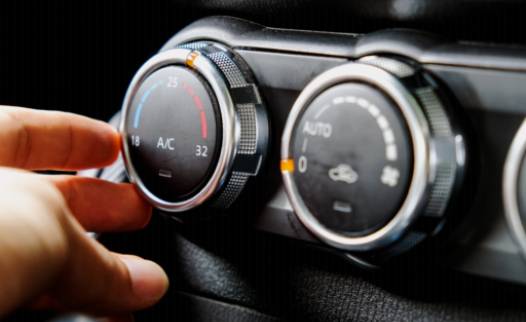 Farene ved å ignorere lekkasjer av kjølemedier i bilens klimaanlegg