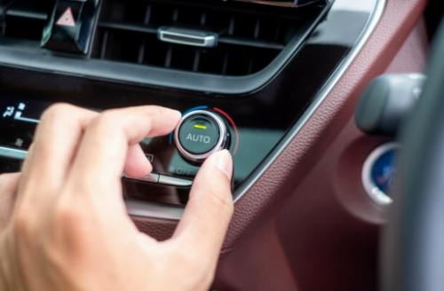 Hvordan feilsøke og diagnostisere problemer med bilens luftkondisjoneringssystemsinnsamlingsrør