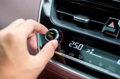 Hvorfor regelmessig vedlikehold av bilens luftkondisjoneringsblåsemotor er essensielt
