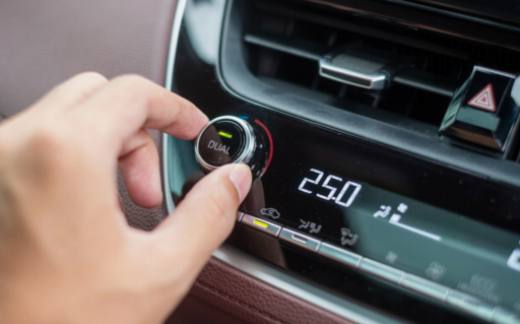 Proaktive tiltak for å fjerne ubehagelige lukter fra luftventilene i bilen din