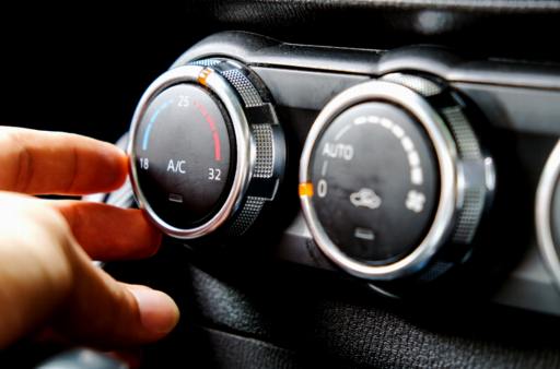Tips for å opprettholde termostaten for bilmotor klimaanlegg for optimal ytelse