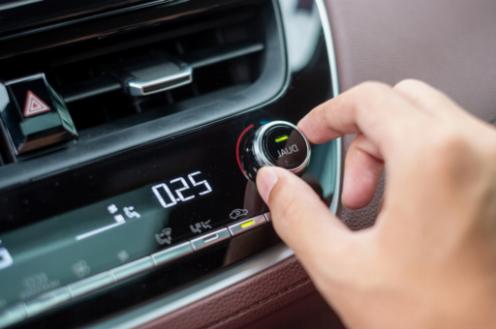 Viktigheten av regelmessig vedlikehold av bilens luftkondisjoneringsfordamper